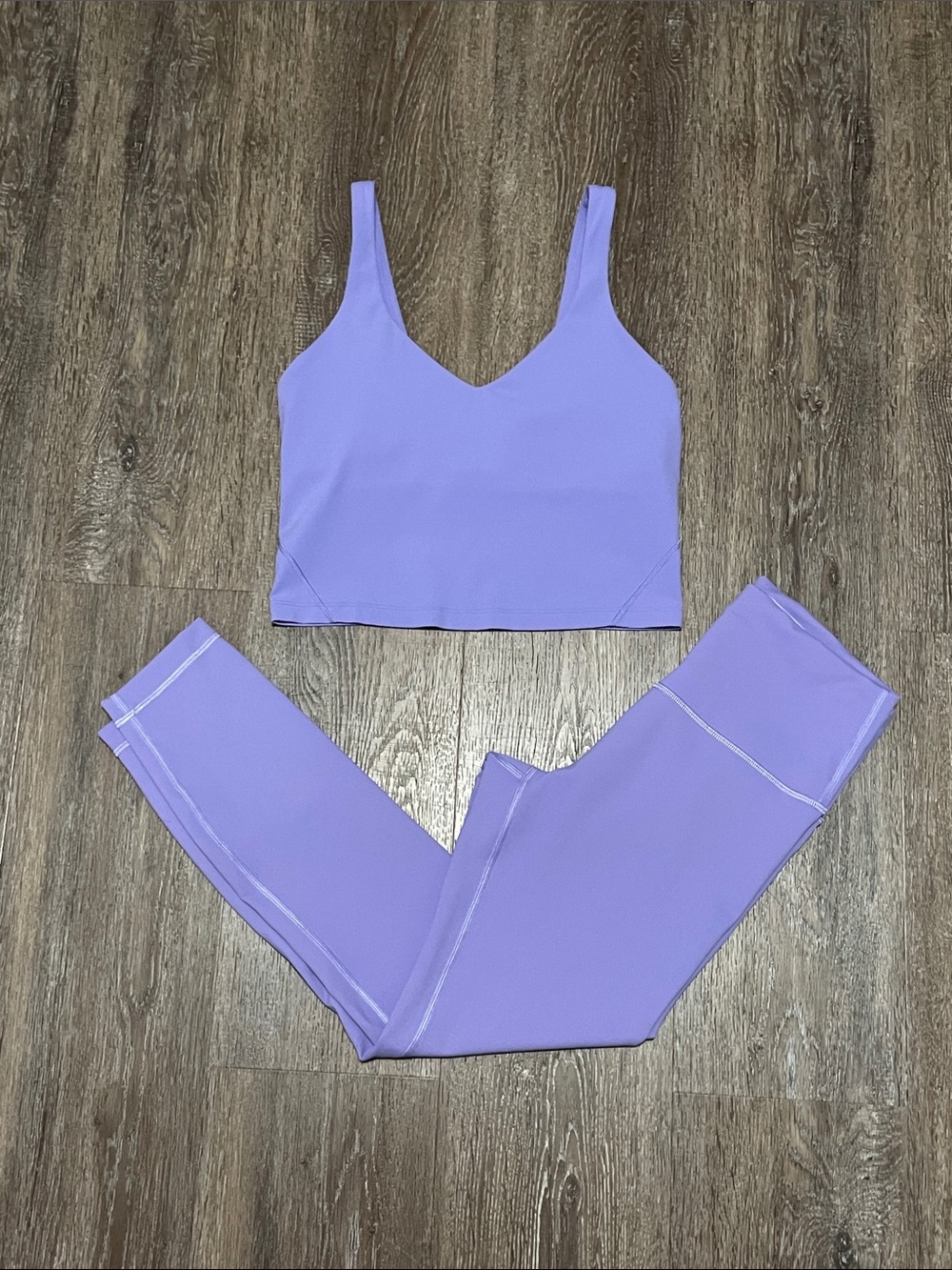 EUC Lululemon Matching Dark Lavender Set. Size Top 6/Bottom 8